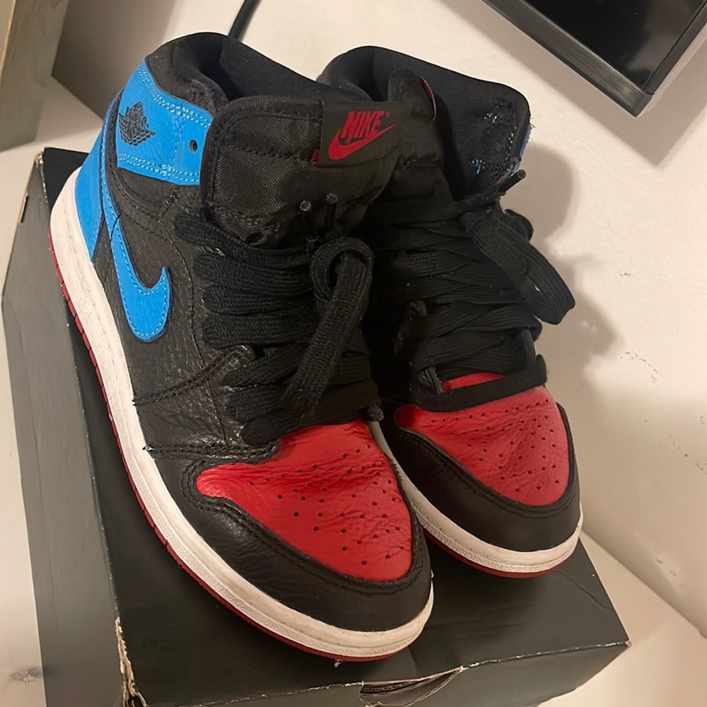 jordan 1 black powder blue and red size 2 used